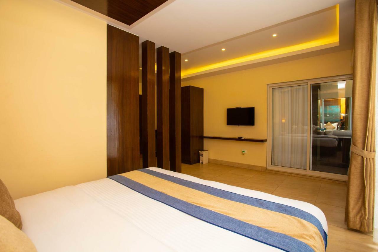 Hotel Lake Paradise Pokhara Luaran gambar