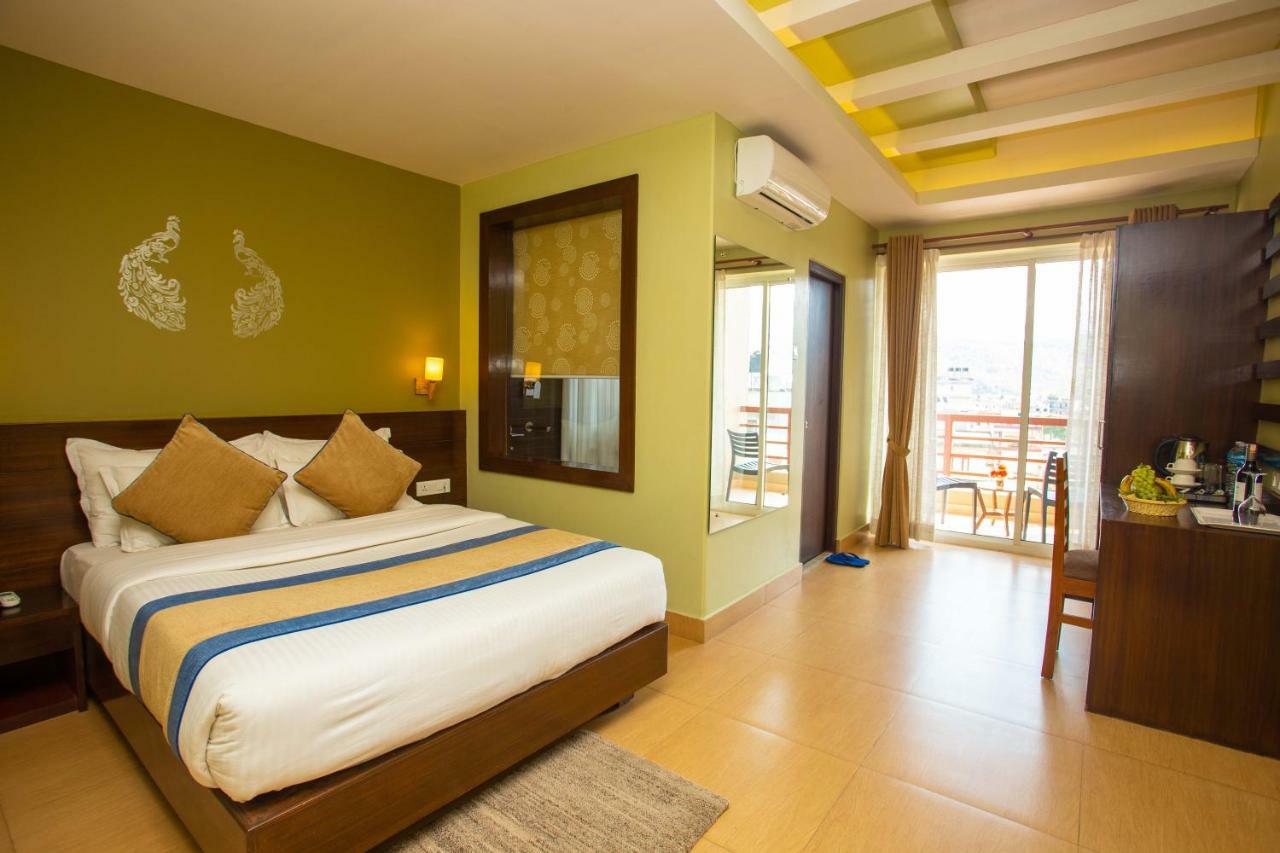 Hotel Lake Paradise Pokhara Luaran gambar